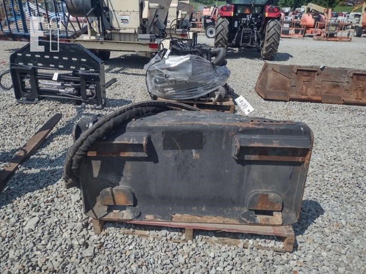 stanley-mbf5-hammer-for-skid-loader-image-2