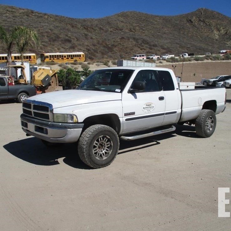 2002 DODGE 2500