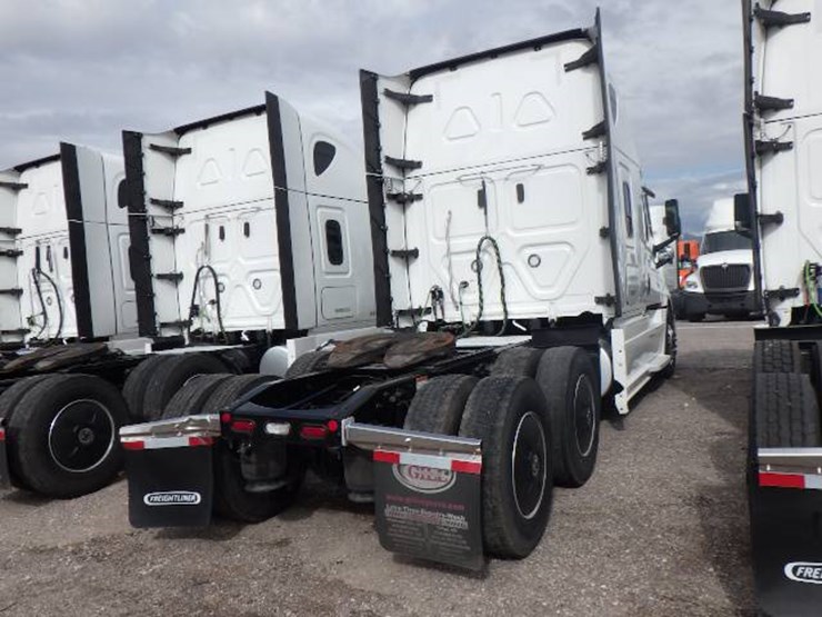 2024-freightliner-cascadia-126-image-6