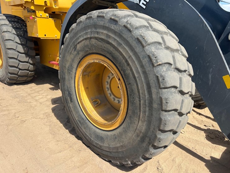 2021-deere-624p-image-28