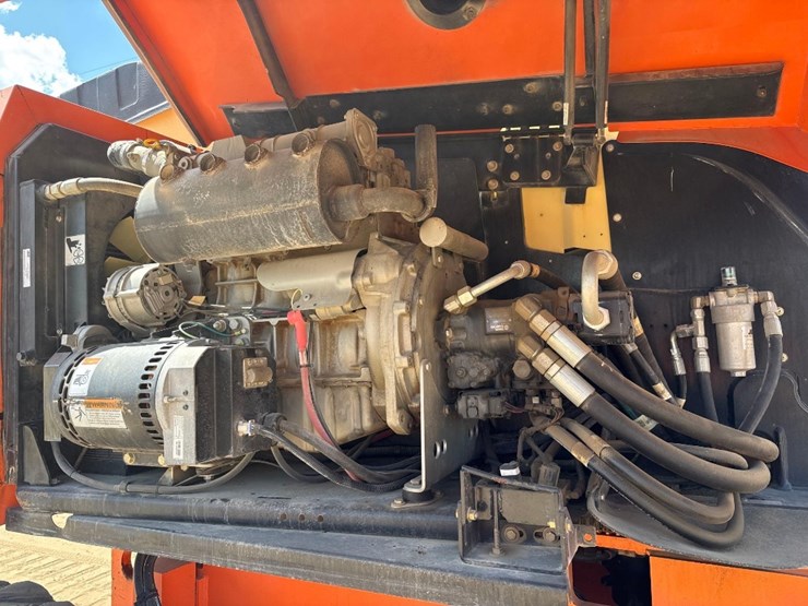 2005-jlg-660sj-image-14