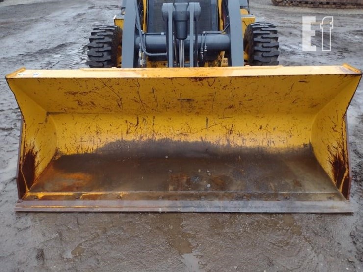 2020-deere-410l-image-19