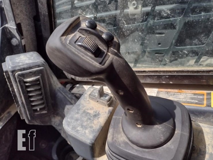 2022-deere-333g-image-9