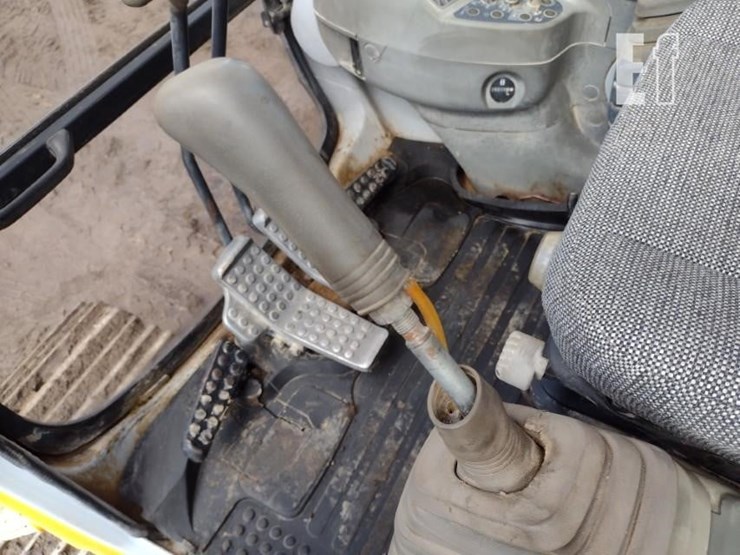 deere-120-image-9
