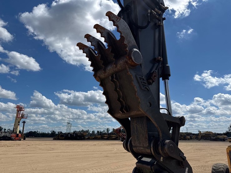 2012-deere-160g-lc-image-25