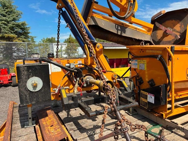 2014-trackless-model-mt6-with-numerous-like-new-attachments-image-16