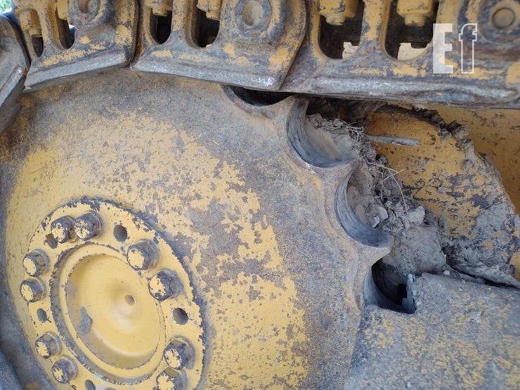 2004-deere-650h-image-30