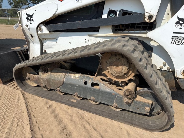 2020-bobcat-t870-image-9