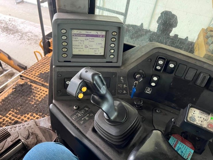 2017-caterpillar-d11t-image-13