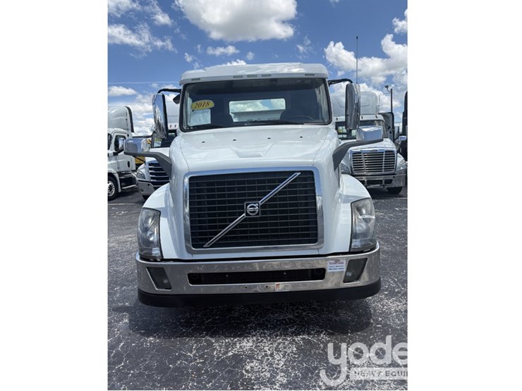 2018-volvo-10-image-4