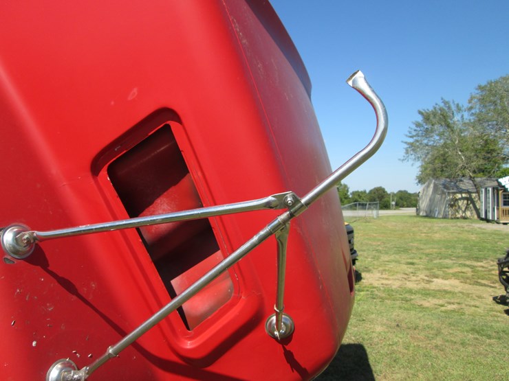 2011-volvo-10-image-22