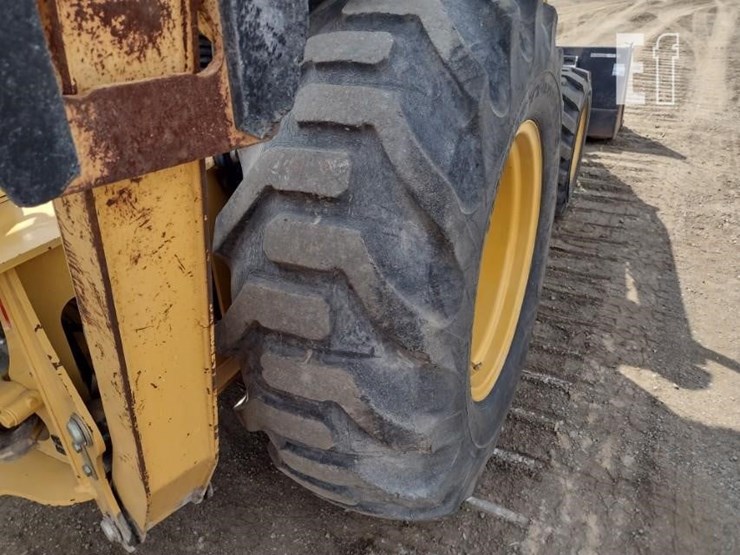 2005-deere-110-image-22
