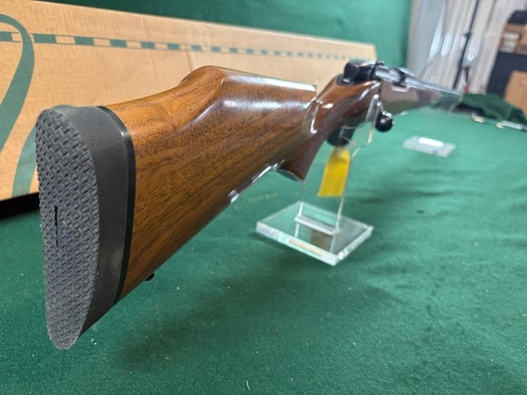 weatherby-mark-v-300-wby-mag-rifle-image-9