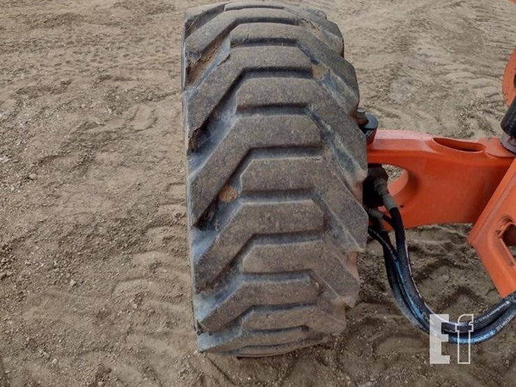 2016-jlg-400s-image-15