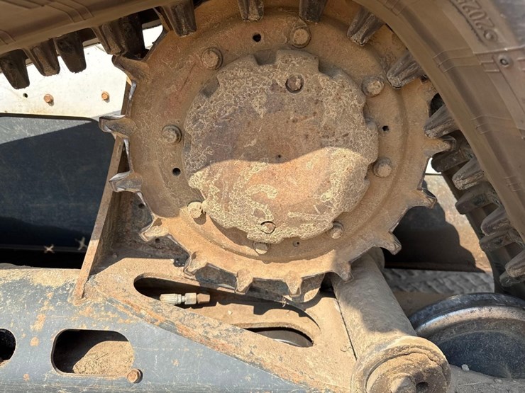 2020-bobcat-t870-image-10