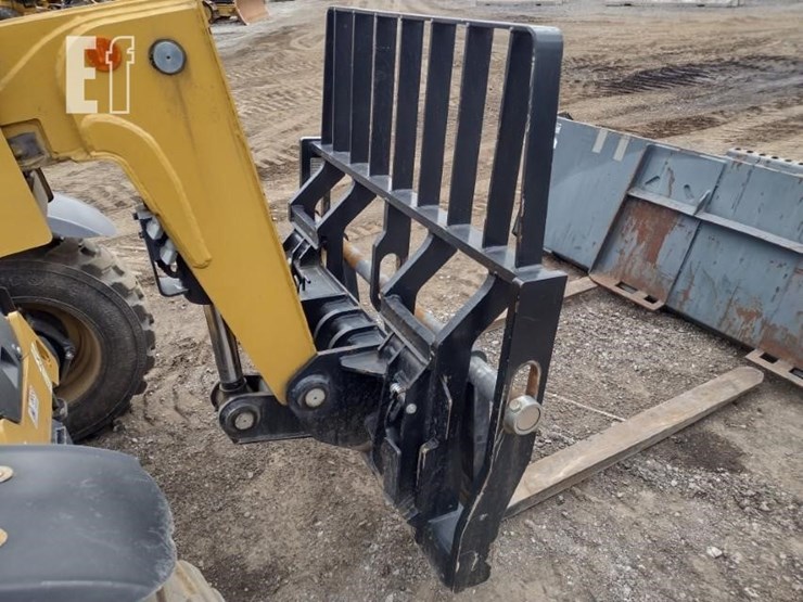 2010-caterpillar-th255-image-19