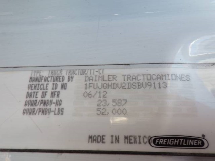 2013-freightliner-cascadia-113-image-11