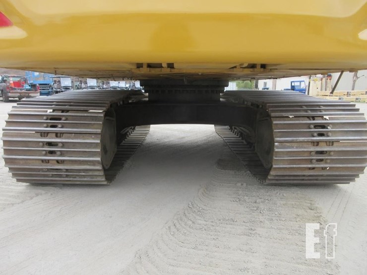 2018-caterpillar-320-image-13