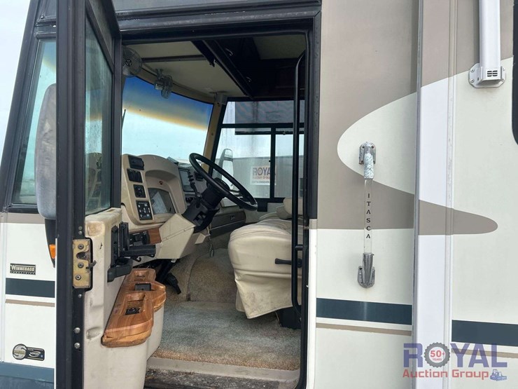2004-workhorse-w22-motorhome-image-8