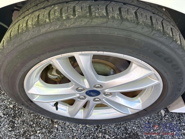 2018-ford-fusion-hybrid-sedan-image-26