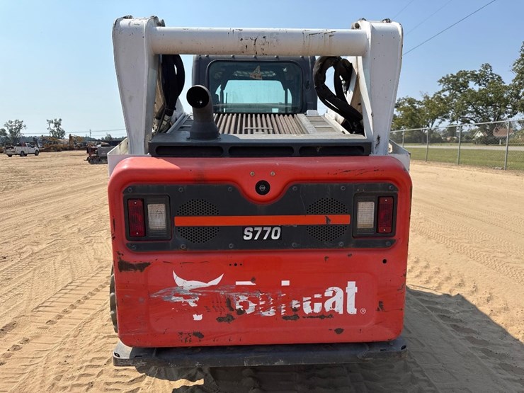 2016-bobcat-s770-image-7