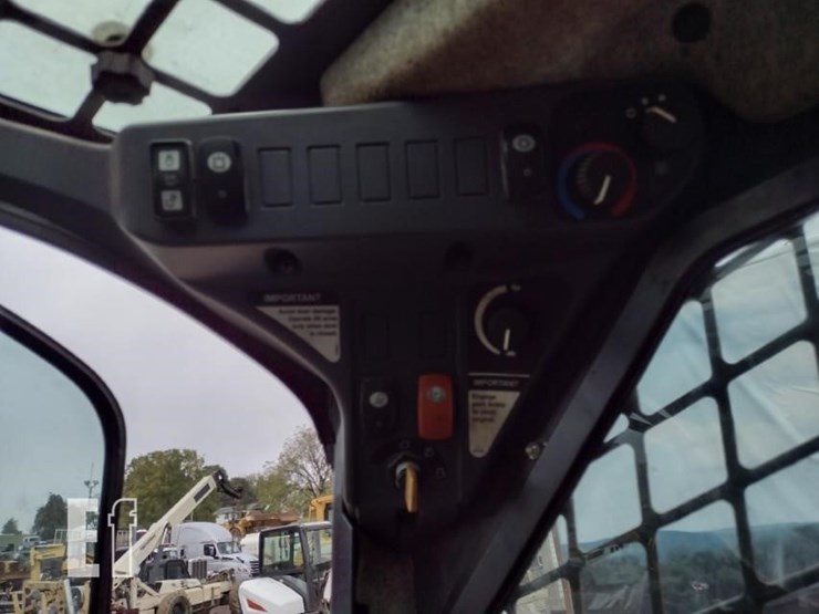 deere-329d-image-8