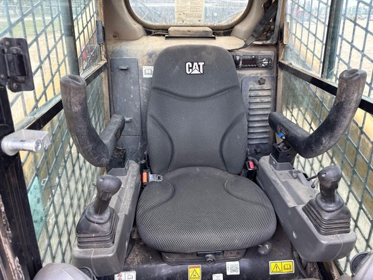 2020-caterpillar-299d3-xe-image-23
