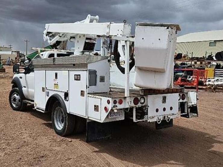 2006-ford-f550-image-3