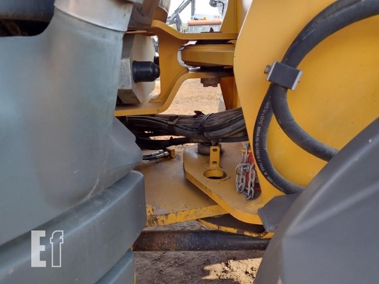 2017-deere-244kii-image-24