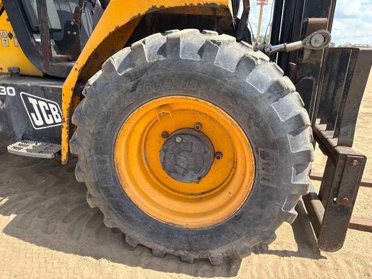 2012-jcb-930-image-11