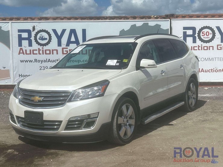 2013-chevrolet-traverse-image-1
