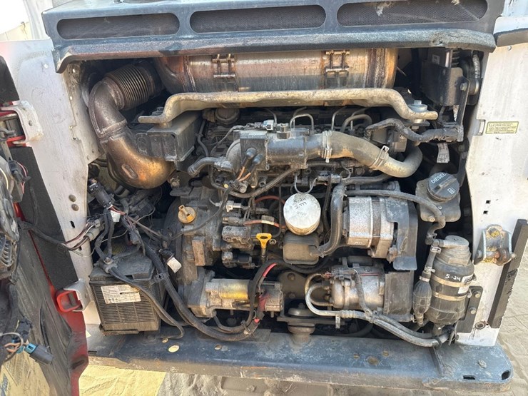 2016-bobcat-s770-image-14
