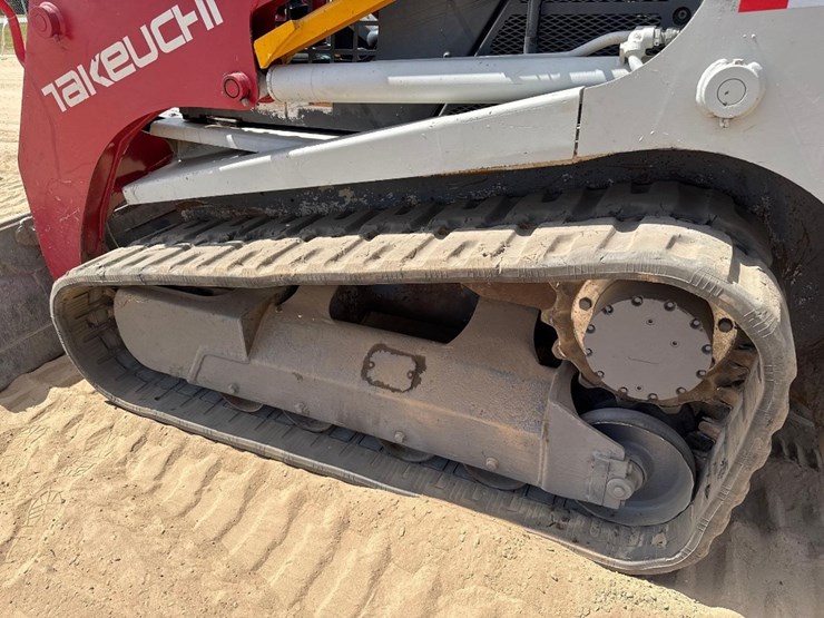 2015-takeuchi-tl10-image-9