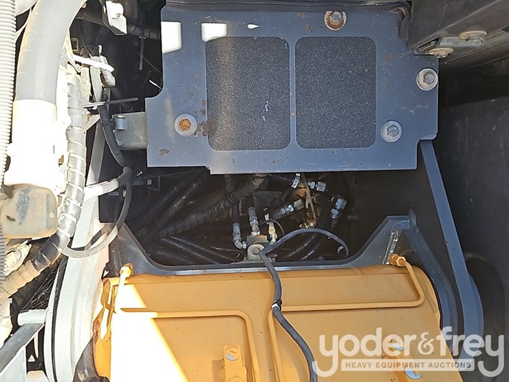 2017-case-cx145dsr-image-17