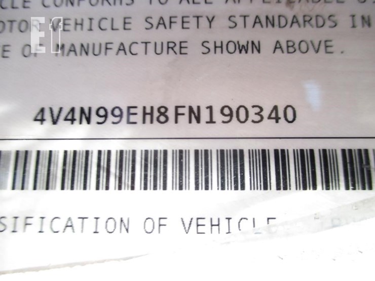 2015-volvo-vnl64300-image-30