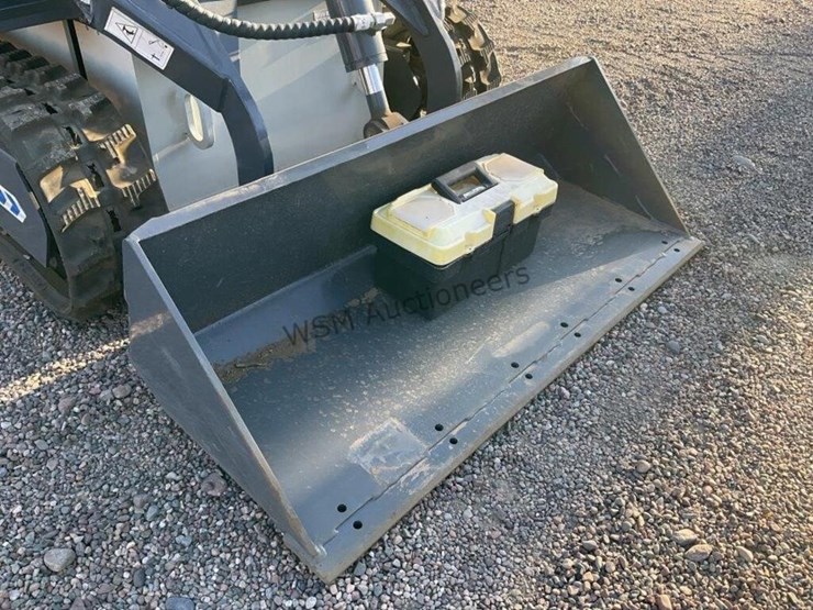battler-st25m-6-stand-up-skid-steer-image-5