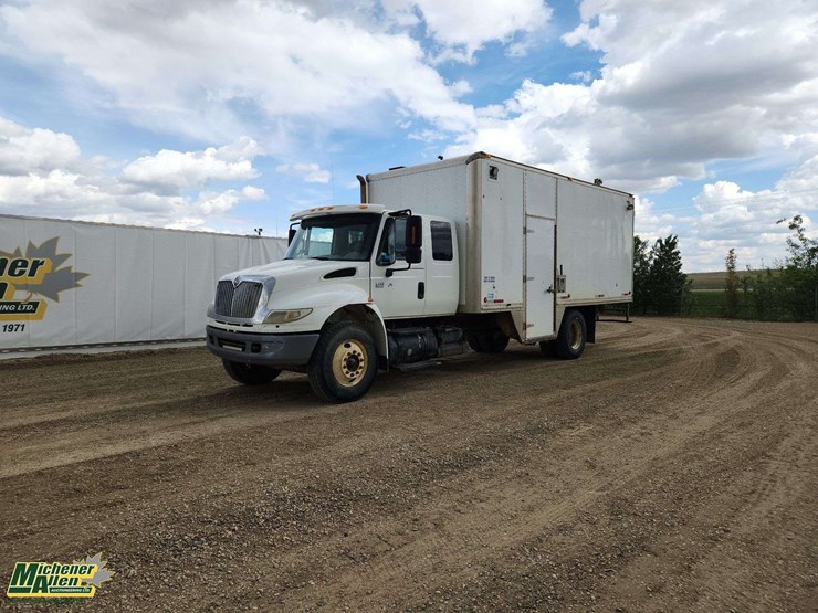 2007-international-durastar-4400-image-1