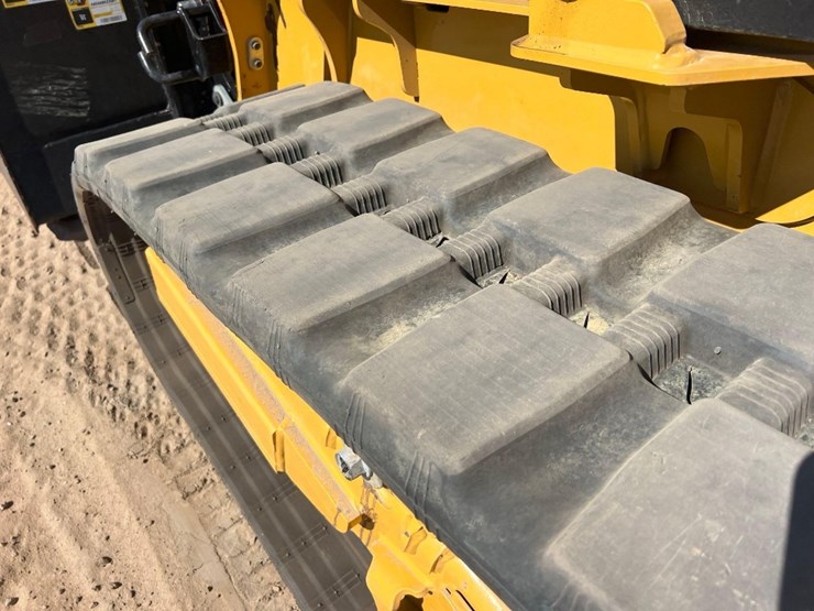 2024-caterpillar-255-skid-steer-image-27
