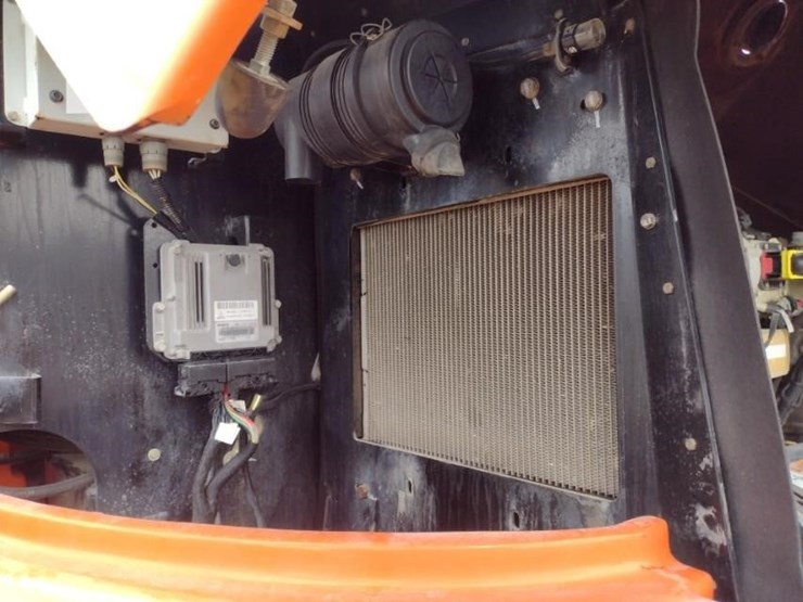 2016-jlg-400s-image-13