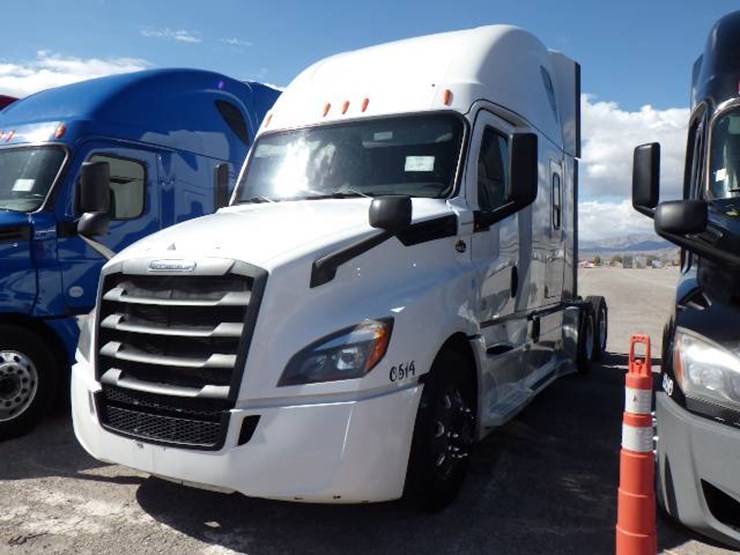 2020-freightliner-cascadia-126-image-1