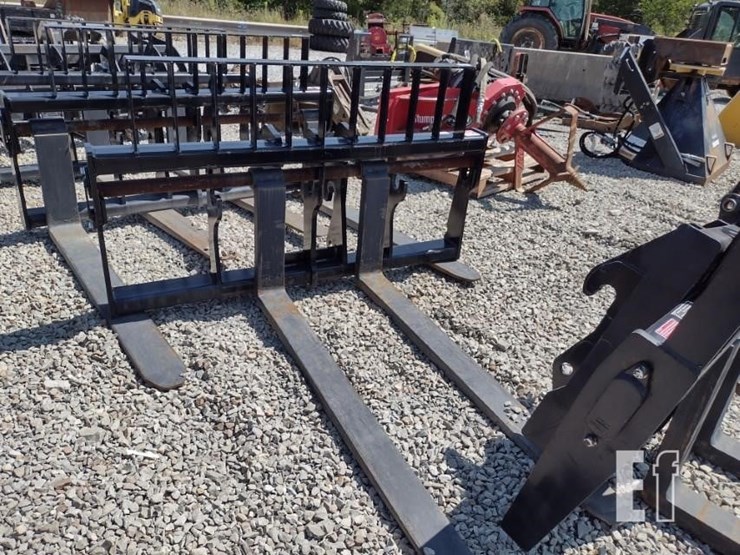 jcb-fork-assembly-loader-attach-image-1