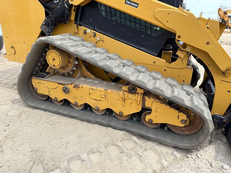2020-caterpillar-299d3-xe-image-13