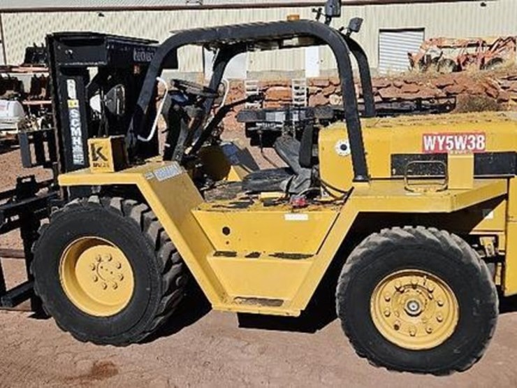 2012-all-terrain-forklift-image-2