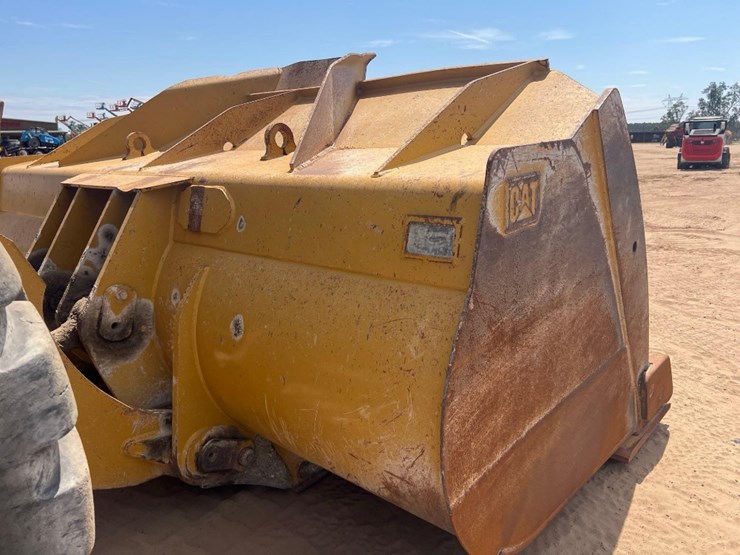 2022-caterpillar-980-image-21
