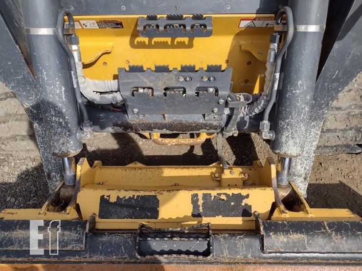 2022-deere-333g-image-14