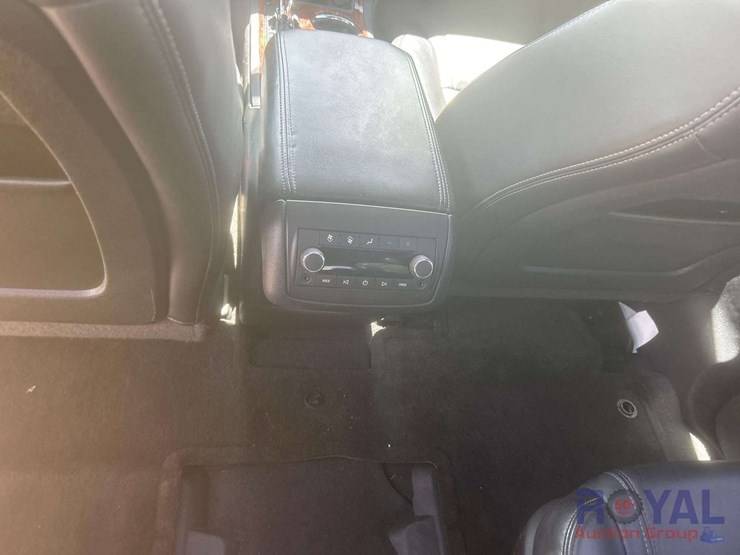 2013-chevrolet-traverse-image-9