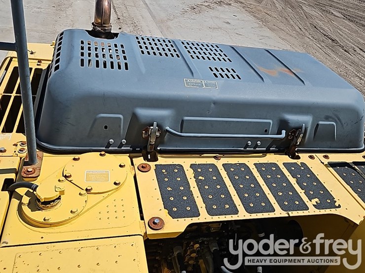 2015-komatsu-pc210-lc-10-image-34