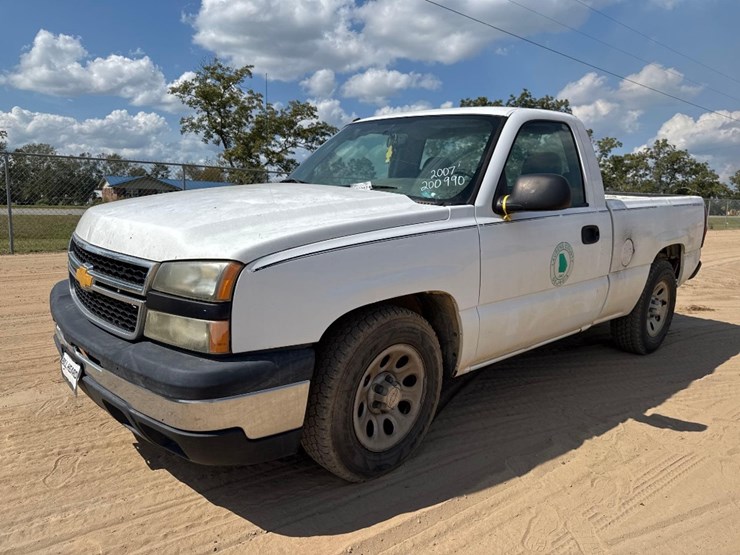 2007-chevrolet-silverado-image-2