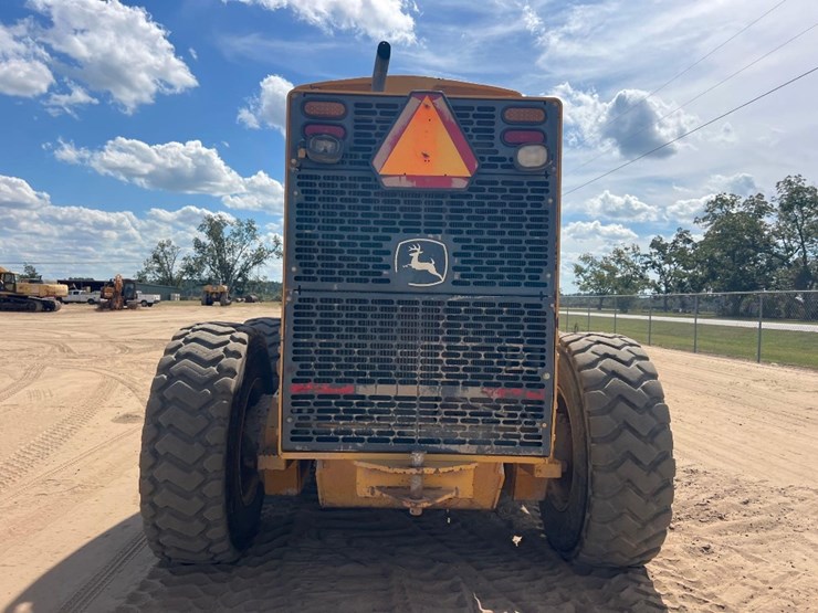 2008-deere-672d-image-3