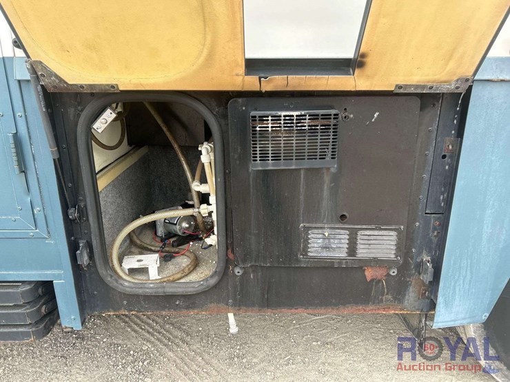 2004-workhorse-w22-motorhome-image-42